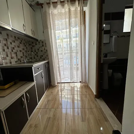 Riviera بيت ضيافة كساميل