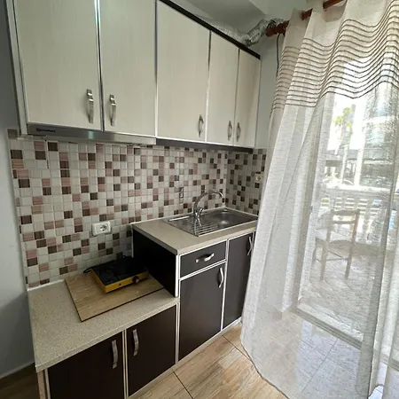 Riviera بيت ضيافة *