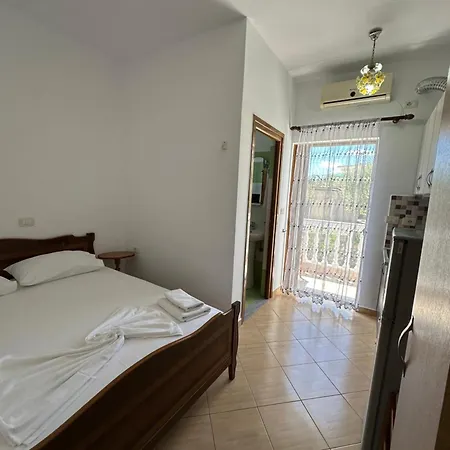Riviera بيت ضيافة كساميل