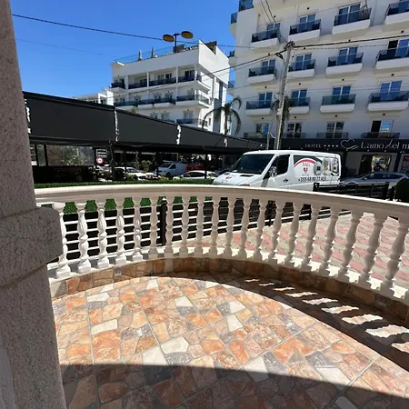 Riviera بيت ضيافة كساميل