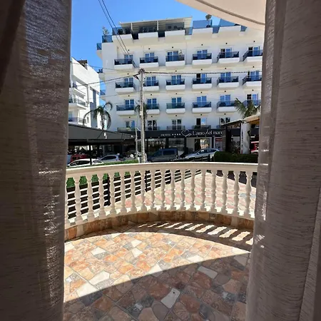 Riviera بيت ضيافة *